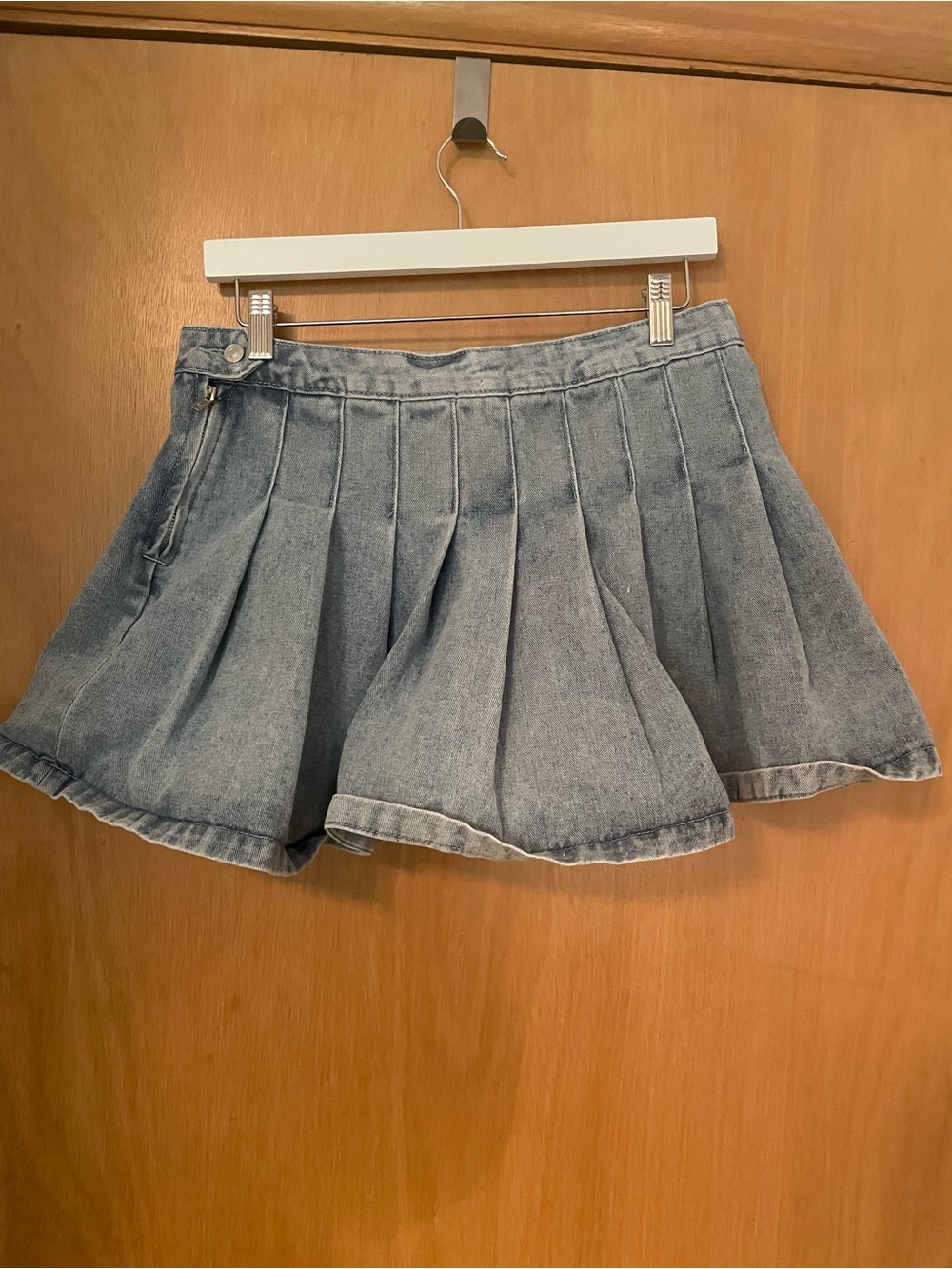 Forever 21 Denim Pleated Mini skirt Size M EUC